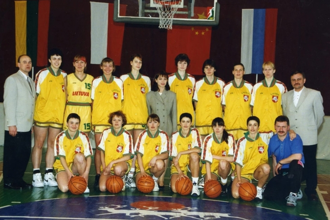 1997 metų Lietuvos moterų krepšinio rinktinė.