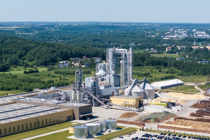Aplinkosaugininkai pradėjo tyrimą dėl sandėliuojamų plokščių šalia Pagirių