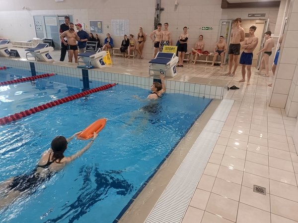 Etapai: po išbandymo baseine gelbėtojų laukia darbas Baltijos paplūdimiuose.