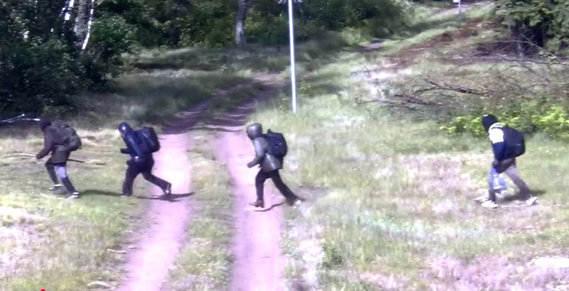 Pasienyje su Baltarusija apgręžta 12 neteisėtų migrantų, prisistačiusių Burundžio piliečiais