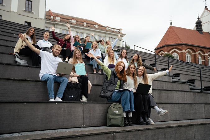 Studentai sprendžia praktinius iššūkius: kaip atrodo studijos Kauno kolegijos Verslo fakulte?