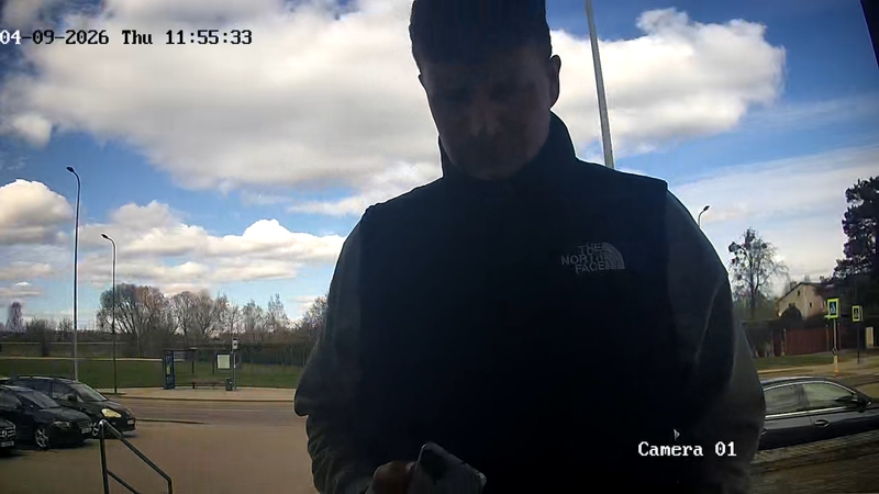 Kauno policija aiškinasi, kas pavogė bankomate paliktus pinigus