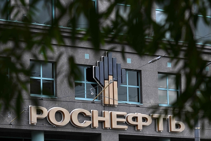 JAV visiškai atnaujino sankcijas Rusijos „Rosneft“ ir „Lukoil“