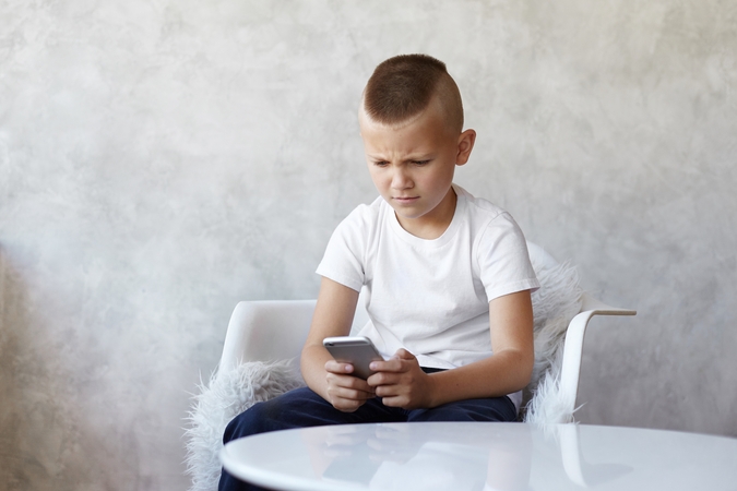 Budrumas: svarbu mokyti vaikus tikrinti informacijos šaltinius, atsargiai naudotis viešaisiais belaidžio interneto tinklais, kritiškai vertinti prašymus pateikti asmeninę informaciją.