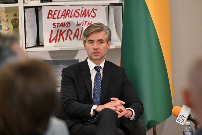 Ministras su baltarusių atstovais aptarė demokratinių jėgų padėtį Lietuvoje, pabrėžė Vilniaus paramą