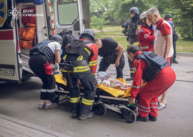 Per Rusijos smūgį Ukrainos sostinėje sužeisti mažiausiai 2 žmonės