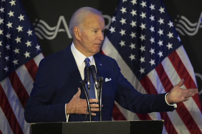 Žiniasklaida: Joe Bidenas apkaltino Donaldą Trumpą NATO griovimu ir buvimu Vladimiro Putino pusėje