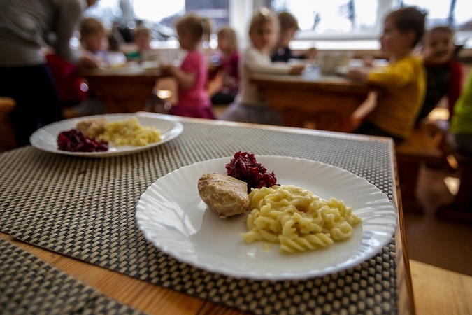 Ministerija siūlo rečiau kontroliuoti ekologišką maistą šiose įstaigose