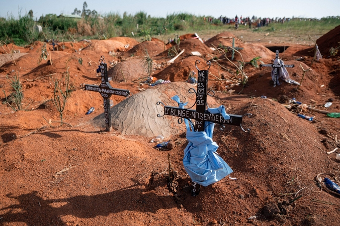 MSF įspėja apie pavojingas spragas kovojant su Ebolos viruso protrūkiu