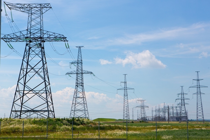 423 mln. eurų vertės elektros jungčių su Latvija plėtros projektui – svarbos statusas