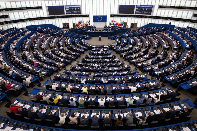 EP patvirtino migracijos reformą, apimančią grąžinimo centrus
