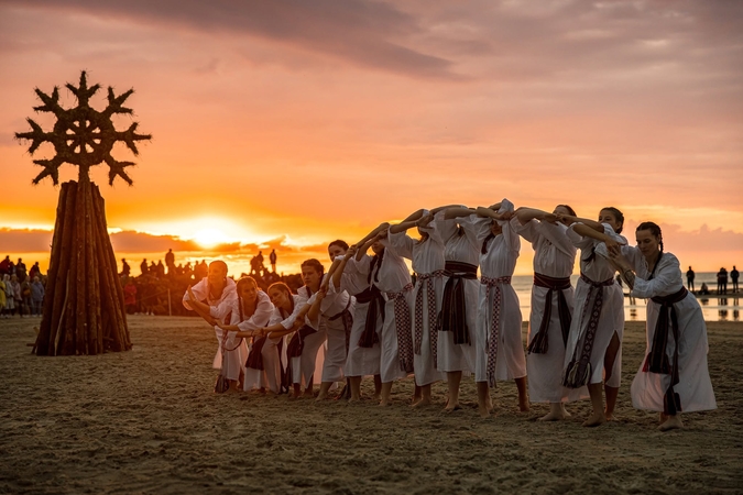 Šventojoje – Joninių šventė: laukia legendinio ansamblio „Jonis“ koncertas