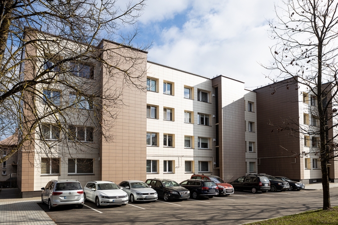 Dera: atlikus daugiabučio namo renovaciją patariama susitvarkyti ir kiemus, kad visa bendra aplinka teiktų džiaugsmą.