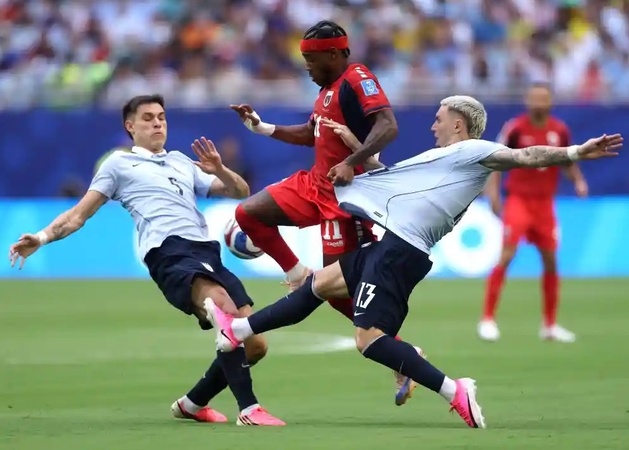  Debiutantai: Žaliojo Kyšulio futbolininkai (raudonos spalvos apranga) turi galimybių patekti į pasaulio čempionato atkrintamąsias varžybas.