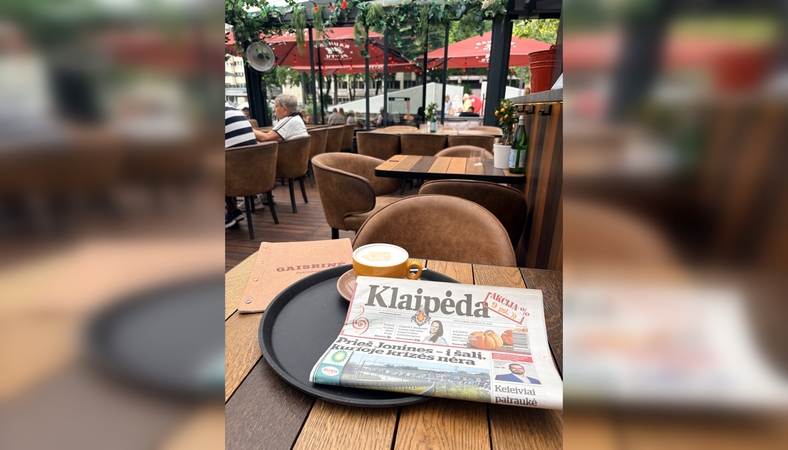 Malonumas: restobaro „Gaisrinė“ klientai mėgaujasi ne tik skaniu maistu, bet ir naujienomis apie Klaipėdą.
