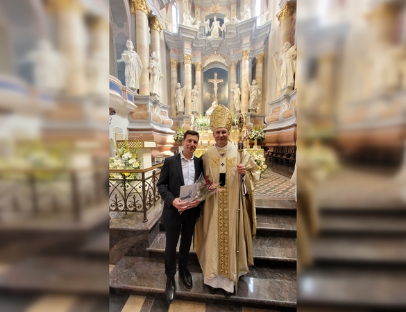 „Kauno santakos“ vadovui – aukščiausias arkivyskupijos garbės ženklas