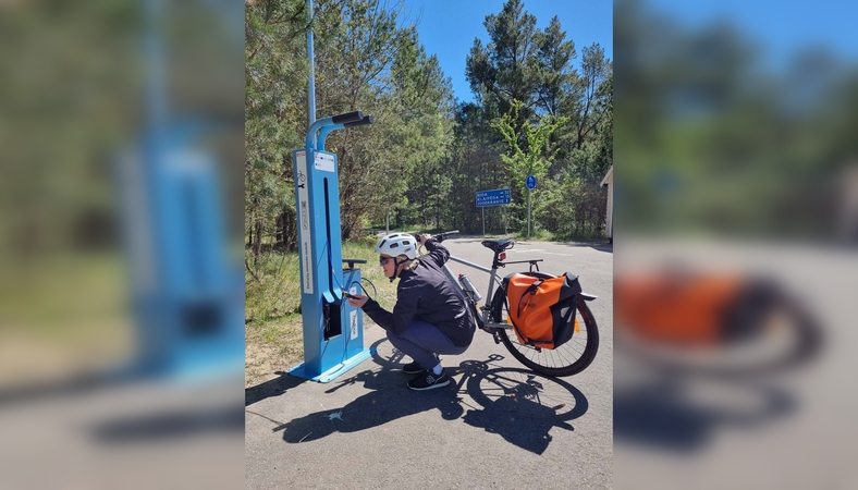 Prie įvažiavimo į Juodkrantę įrengta dviračių remonto stotelė
