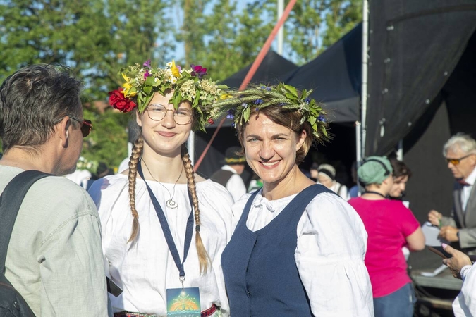 Jono kalnelyje – Joninių šurmulys ir tradicinės linksmybės 