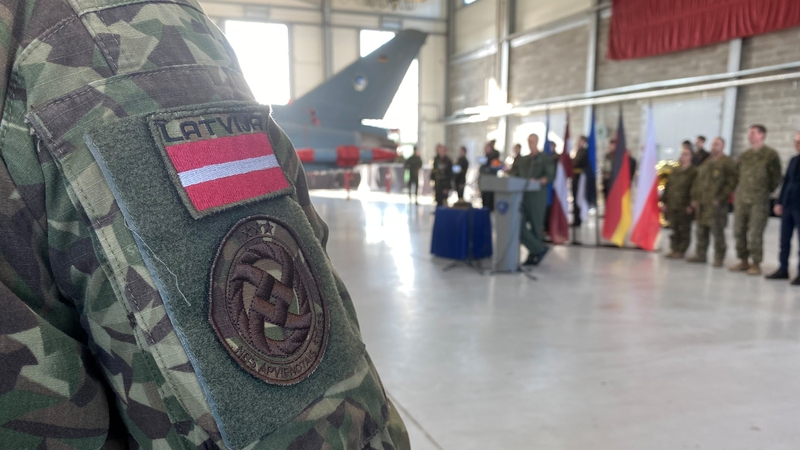 Gynybos ministras: Latvija perims visus į jos oro erdvę įskridusius dronus