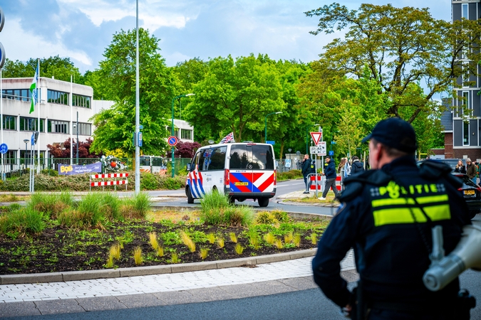 Nyderlanduose automobiliui rėžusis į dviratininkų grupę žuvo trys žmonės, tarp jų du vaikai