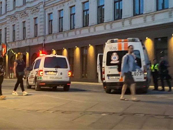 Naktį Laisvės alėjoje ir vėl liejosi smurtas