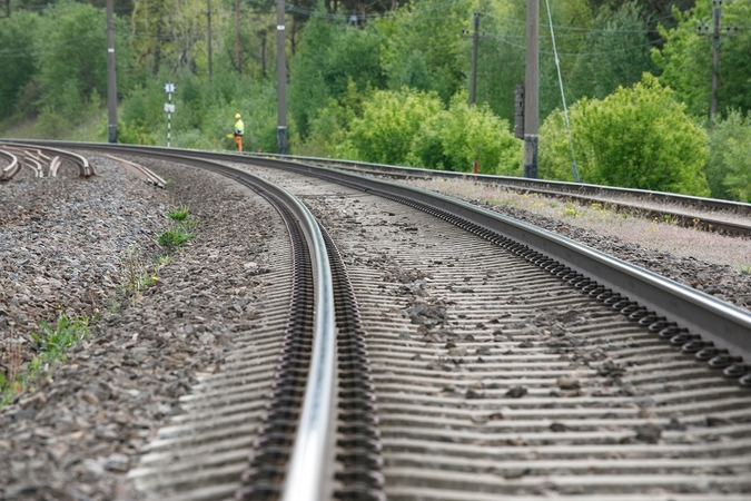 Teismas: „LTG Infra“ turės atlyginti 18 tūkst. eurų žalą už girto mašinisto sukeltą avariją