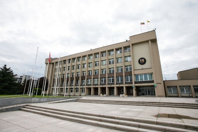 Teismui perduota Marijampolės savivaldybės tarybos nario „čekiukų“ byla