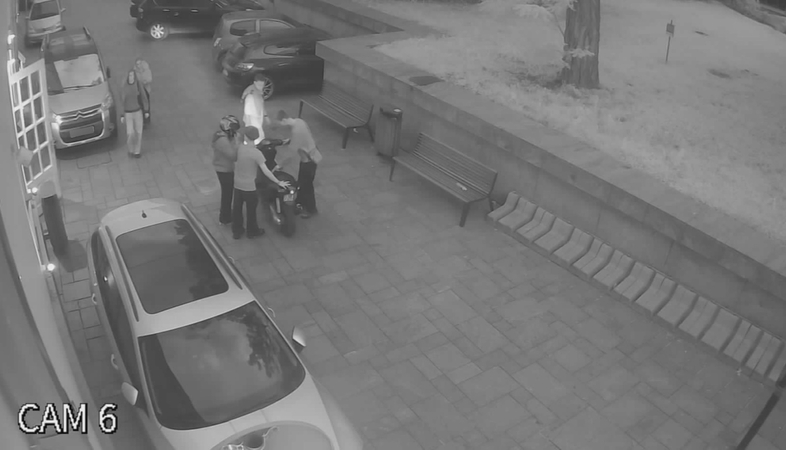 Kauno policijos pareigūnai aiškinasi, kas sukėlė eismo įvykį Laisvės alėjoje