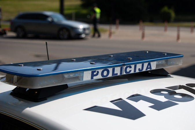 Šakių rajone neblaivi moteris peiliu sužalojo vyrą