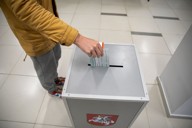 Seimas svarstys, ar uždrausti rinkimų programose skelbti dezinformaciją