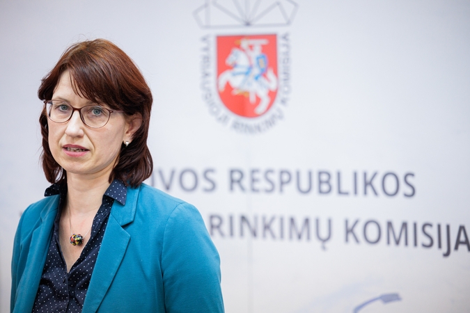 VRK vadovė: partijoms, naudojančioms viešąsias lėšas, turi būti taikomi aukštesni standartai