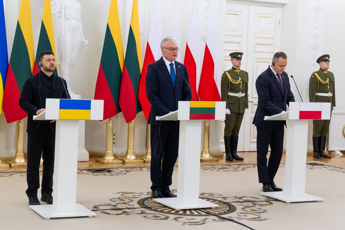 Nausėda: jeigu Ukraina ir Lenkija išreikš norą padėti nuraminti konfliktą, aš pasiruošęs