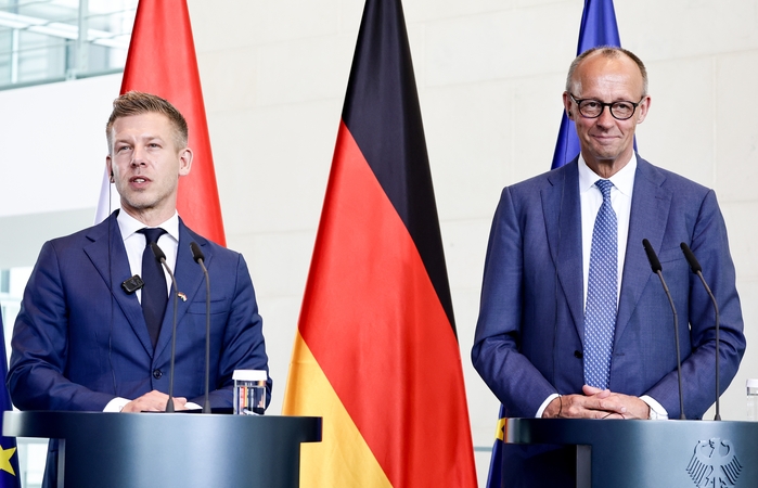 Berlyne priimdamas Magyarą Merzas gyrė naują santykių su Vengrija skyrių