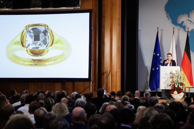 Vokietija grąžino Lenkijai karo metu išplėštas istorines brangenybes