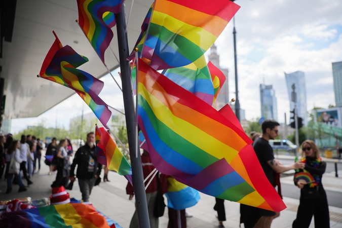 Stambule vėl uždraustos „Pride“ eitynės, stiprėja represijos prieš LGBTQ teisių gynėjus