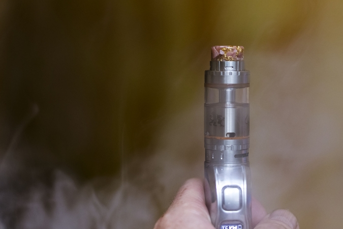 Tyrimas: Lietuvoje parduodamų elektroninių cigarečių skysčiuose – draudžiamos medžiagos