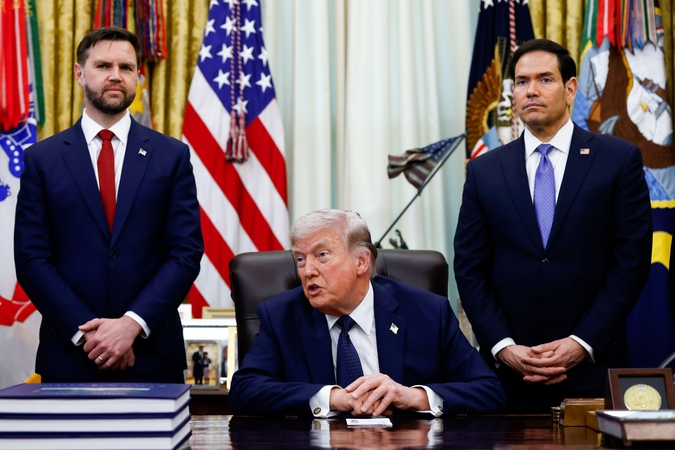 Trumpas 2028-ųjų rinkimams siūlo Vance'o ir Rubio tandemą
