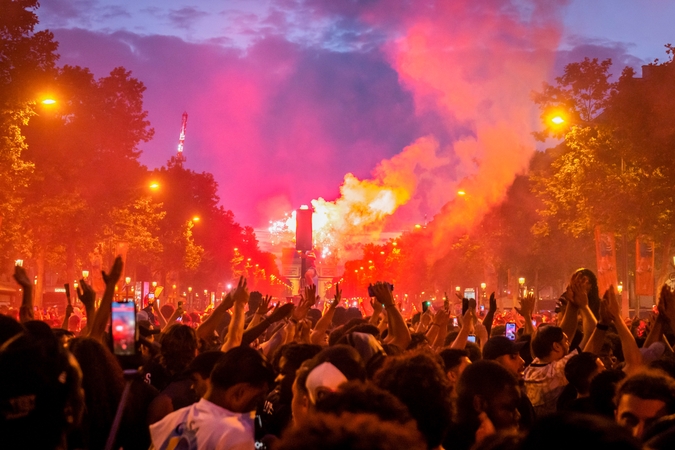 Prancūzija: per neramumus švenčiant PSG pergalę sulaikyta beveik 900 žmonių