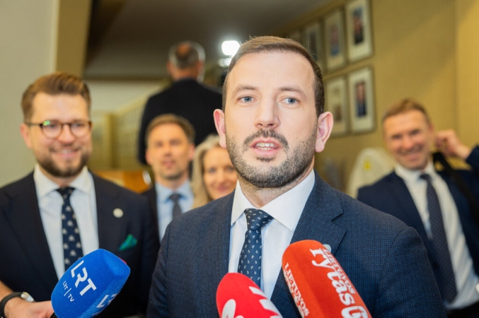 Virginijus Sinkevičius sako svarstęs grįžti į Lietuvą dėl užsienio reikalų ministro posto