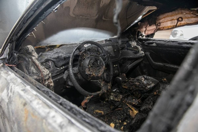 Vilkaviškio rajone rastas sudegęs automobilis
