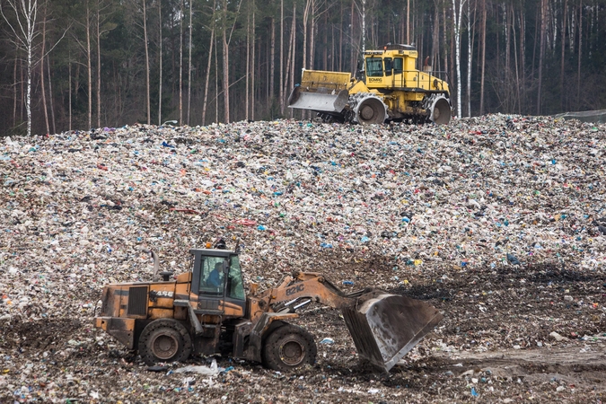 Elektrėnų vicemeras: VAATC laikinai sustabdė nerūšiuotų atliekų vežimą į Kazokiškių sąvartyną