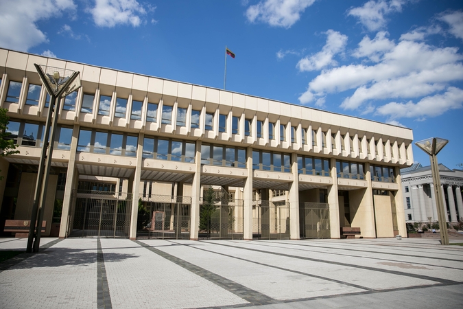 Ėmėsi siūlymo užtikrinti aukščiausių šalies institucijų ginkluotą gynybą karo atveju