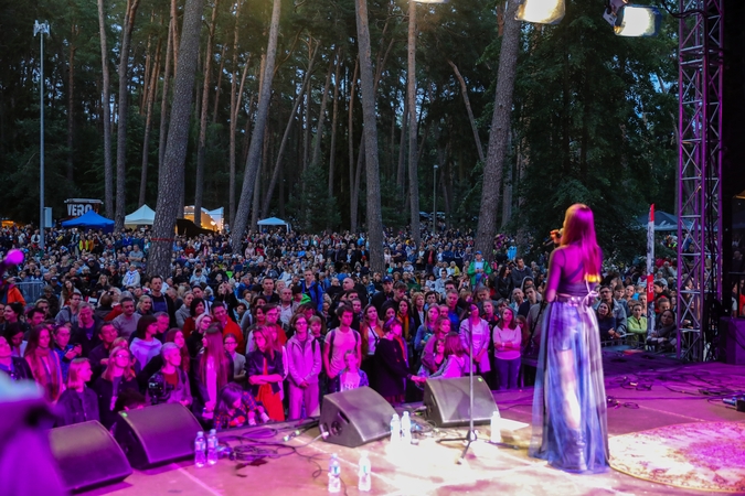 Kulautuvoje – 26-asis dainuojamosios poezijos festivalis „Akacijų alėja“