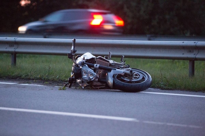 Avarijoje nukentėjo motociklininkas