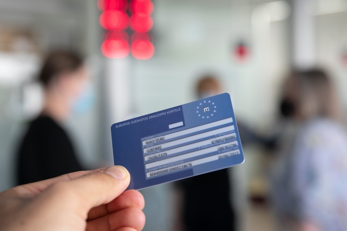 Išvykstate į užsienį? Ši kortelė gali sutaupyti šimtus eurų
