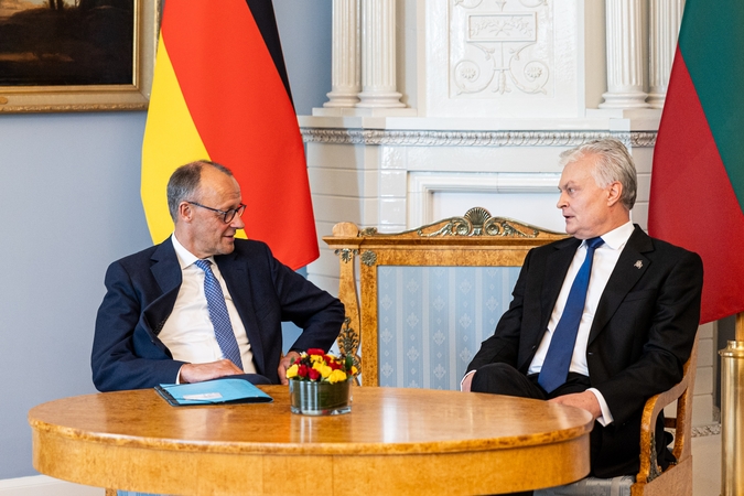 Nausėda su Merzu aptarė NATO viršūnių susitikimą: tikisi Aljanso vienybės