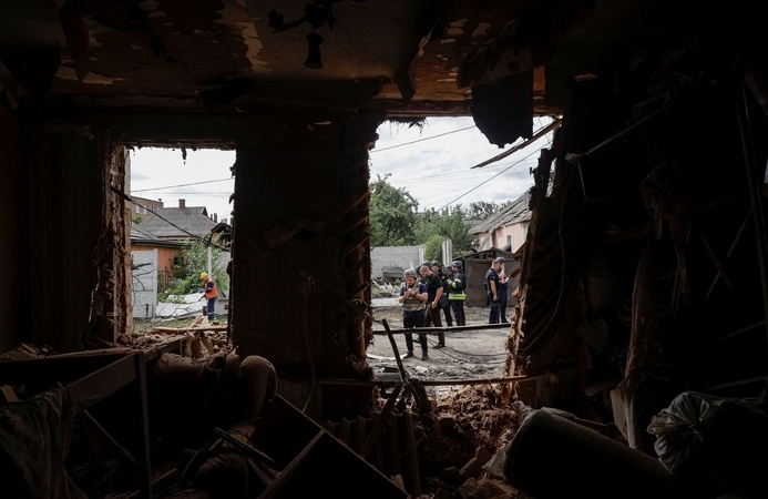 Ukrainos smūgiai okupuotose teritorijose ir pasienio kaime nusinešė šešias gyvybes