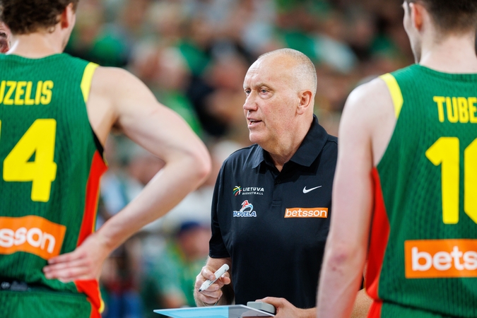 Rimas Kurtinaitis lieka prie Lietuvos krepšinio rinktinės vairo