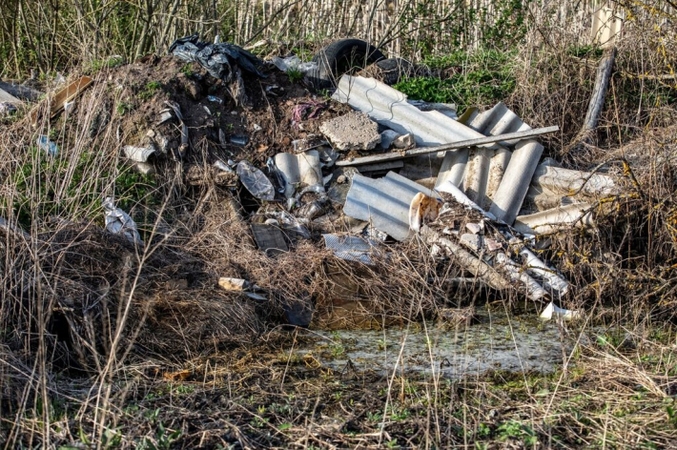 Šalia Vilniaus oro uosto tvarkant buitines atliekas, baiminamasi dėl aviacijos saugumo