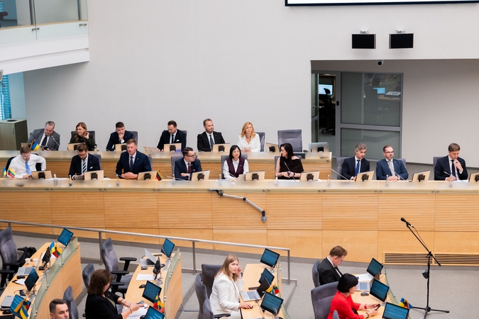 XXI Vyriausybės programoje opozicija pasigedo proveržio, valdantieji žada darbų tęstinumą